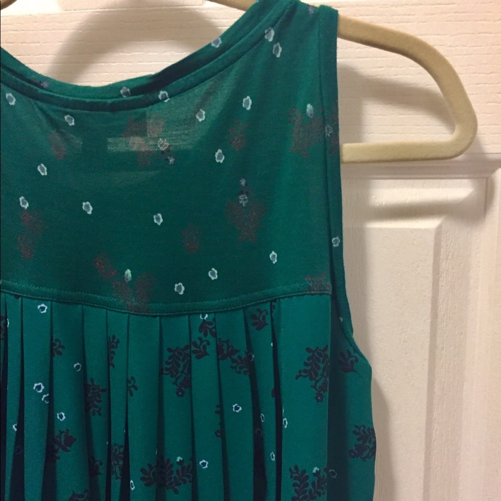 Pleat-back sleeveless top from the Loft